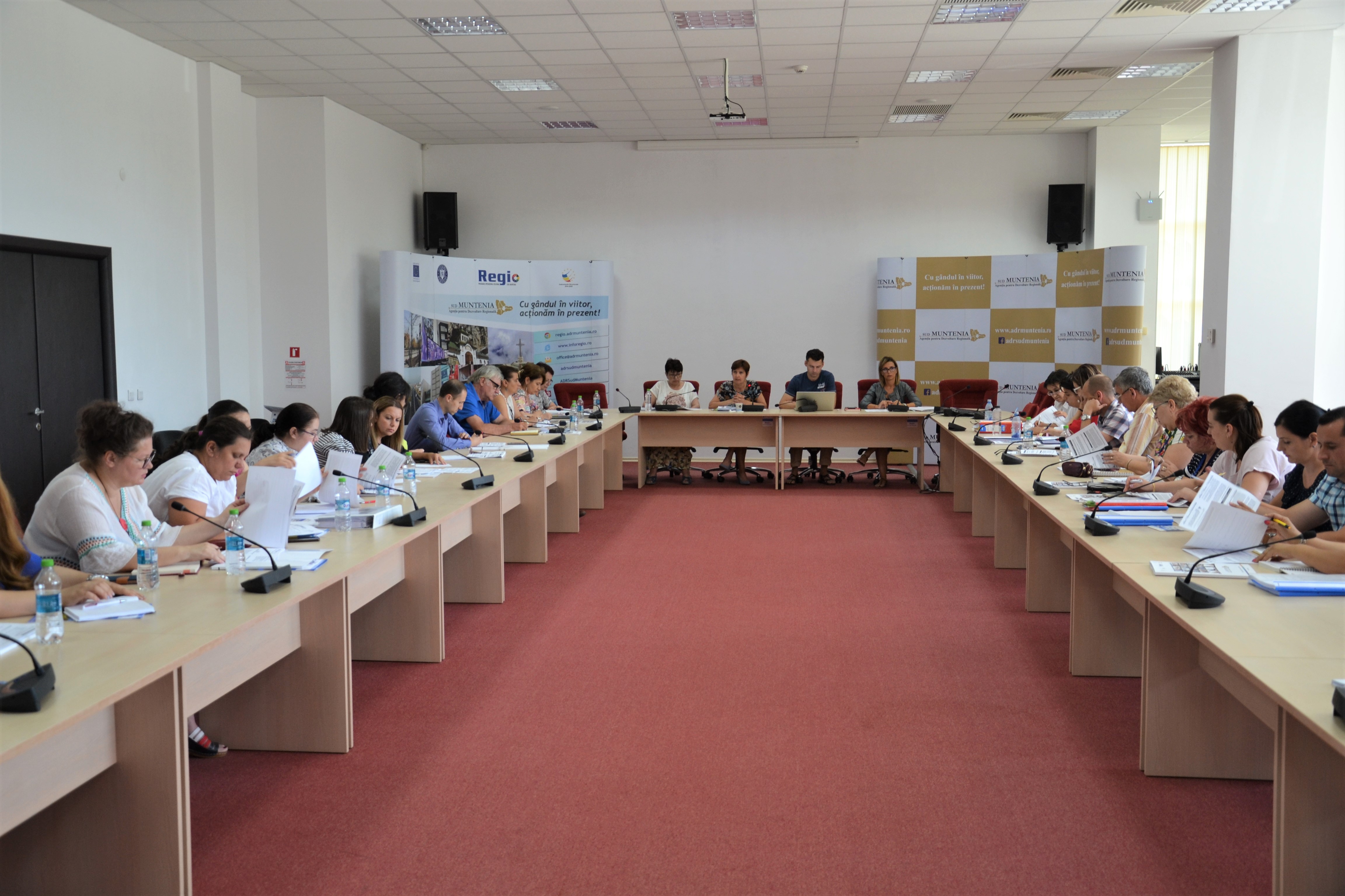 Beneficiarii de fonduri Regio din Sud Muntenia, la o nouă întâlnire de instruire