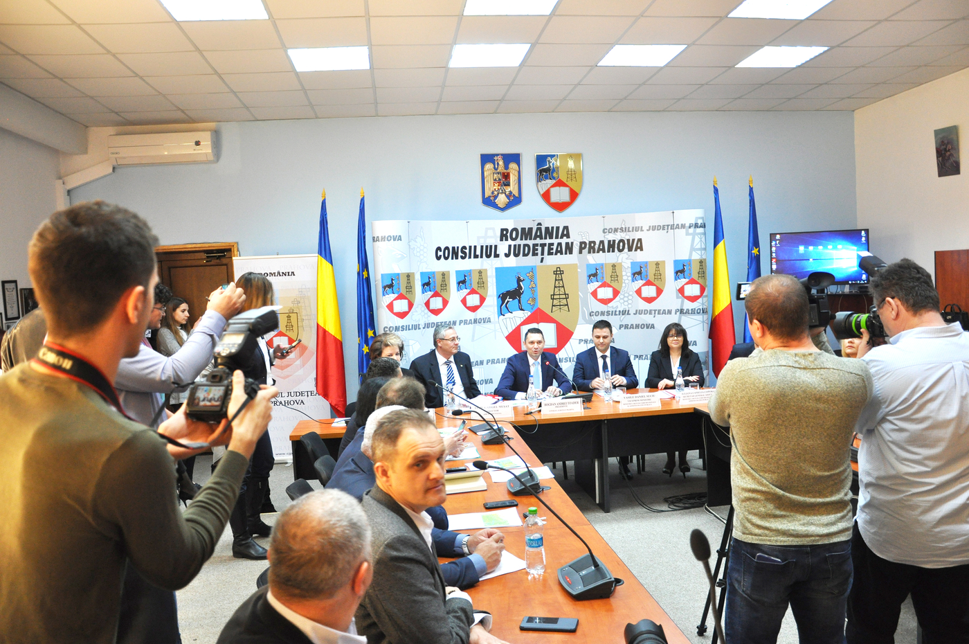 Opt noi contracte Regio semnate în județul Prahova, cu o valoare totală de 260.473.842,11 lei